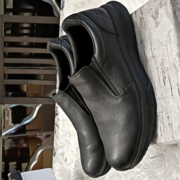 Disney Christmas 2025 Lil Rin Rin Plush Badge Red New